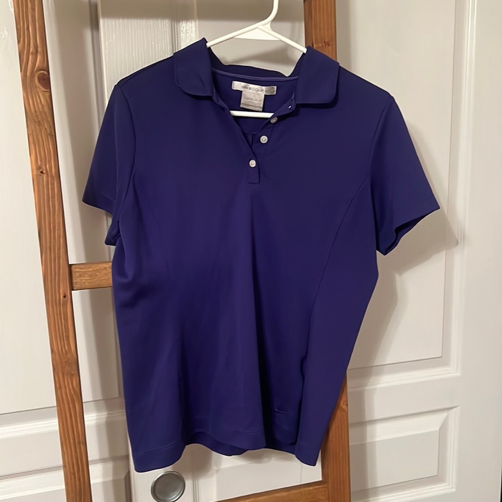 Nike athletic short sleeves